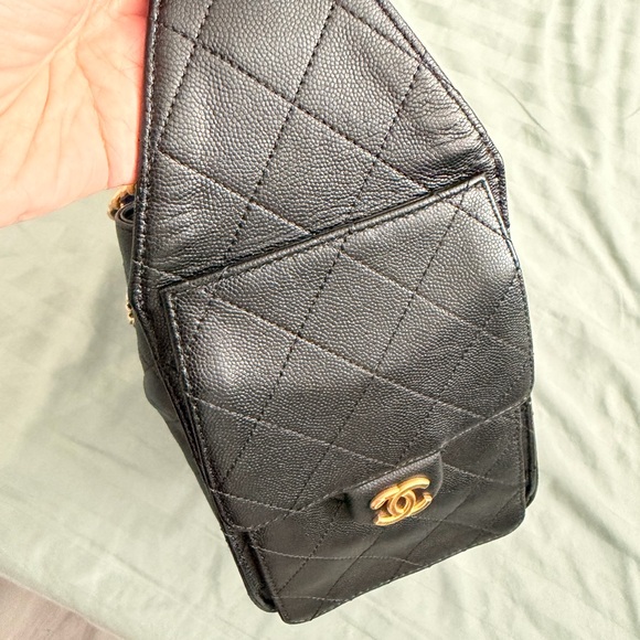 CHANEL 25 SMALL HANDBAG Grained Calfskin & Gold-Tone Metal Black - Picture 6 of 16